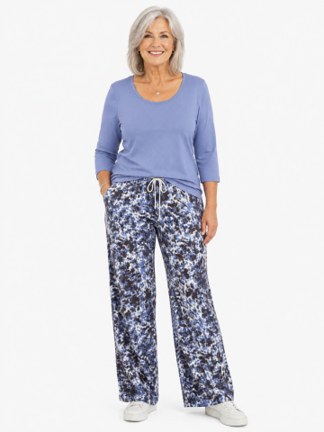 Blue spots broek model site